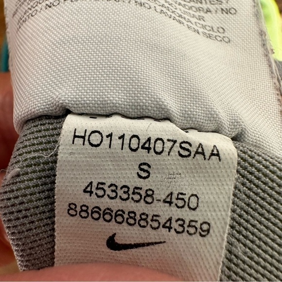 Nike Dri-Fit Sports Bra, Small - Picture 6 of 6